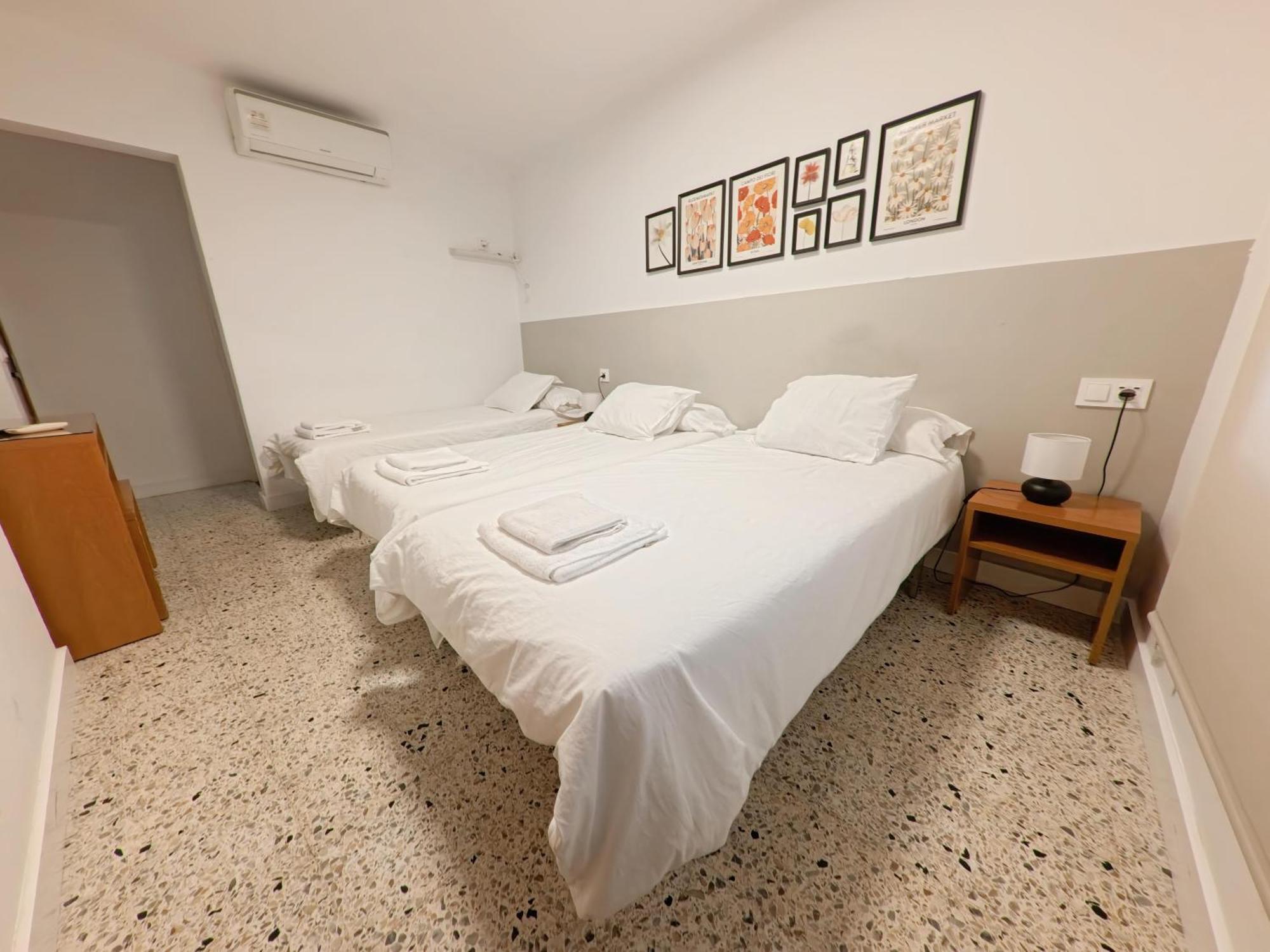 Hostal Y Apartamento Moli De Mar Lloret de Mar Exteriör bild